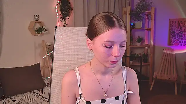 ElliFrankenweenie online show from 04-18-26, 06:06