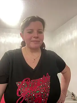 Snapshot of Laura-Loveyou chatting on 02-20-26, 05:24 Laura-Loveyou online show from 02-20-26, 05:24