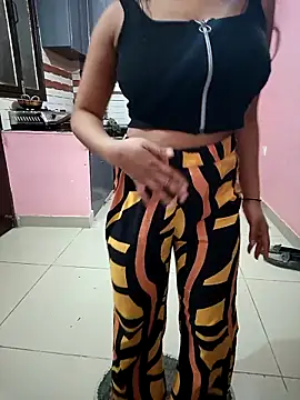 Snapshot of Anaya000 chatting on 02-16-26, 07:32 Anaya000 online show from 02-16-26, 07:32