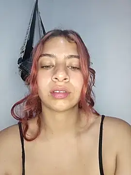 Snapshot of lunabloom2 chatting on 02-21-26, 11:39 lunabloom2 online show from 02-21-26, 11:39