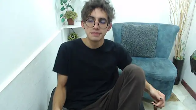 Snapshot of AaronBeer_ chatting on 02-27-26, 11:54 AaronBeer online show from 02-27-26, 11:54