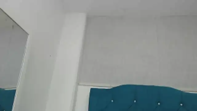 orianna and sasha online show from 04-17-26, 01:14