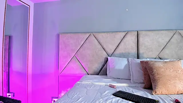 Snapshot of KaattyDoll chatting on 02-12-26, 08:15 KaattyDoll online show from 02-12-26, 08:15