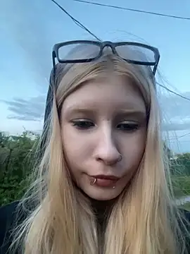 WarmAtEdges online show from 05-29-26, 06:06