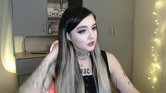 Snapshot of Rin_Tozier chatting on 02-16-26, 12:07 Rin Tozier online show from 02-16-26, 12:07