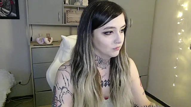 Rin Tozier online show from 04-05-26, 01:14