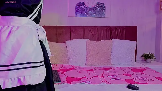 emma wilder  online show from 04-08-26, 07:14