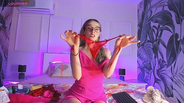 Snapshot of Hada_Magica chatting on 03-14-26, 07:41 Hada Magica online show from 03-14-26, 07:41