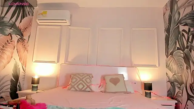 Snapshot of Hada_Magica chatting on 03-23-26, 07:07 Hada Magica online show from 03-23-26, 07:07