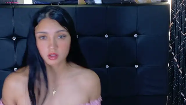 Snapshot of _ArianaToroo chatting on 02-15-26, 11:52 ArianaToroo online show from 02-15-26, 11:52