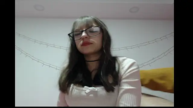 Snapshot of michell_bunny1 chatting on 02-19-26, 03:02 michell bunny1 online show from 02-19-26, 03:02