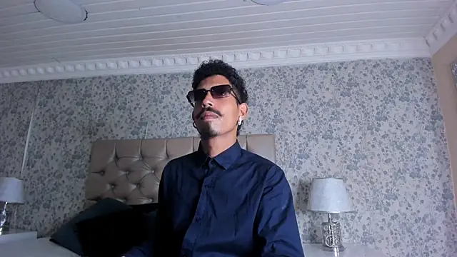 Snapshot of NoaahTylor chatting on 02-19-26, 08:27 NoaahTylor online show from 02-19-26, 08:27