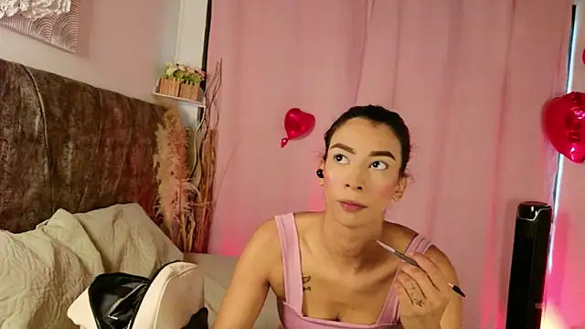 Snapshot of MelanyStone_ chatting on 02-20-26, 01:11 MelanyStone online show from 02-20-26, 01:11