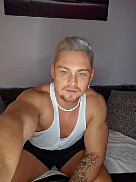 Snapshot of EddyRise- chatting on 02-14-26, 08:16 EddyRise- online show from 02-14-26, 08:16