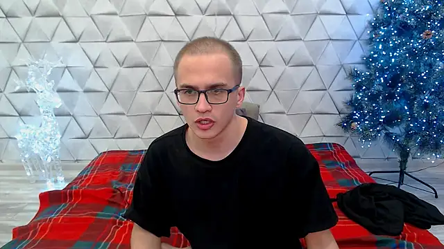 Snapshot of Pure_Aura chatting on 02-24-26, 09:35 Pure Aura online show from 02-24-26, 09:35