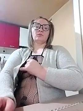 HotStepmommy4 online show from 03-20-26, 10:25