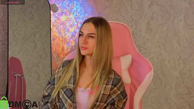 Snapshot of Silen_Tori chatting on 02-16-26, 05:14 Silen Tori online show from 02-16-26, 05:14