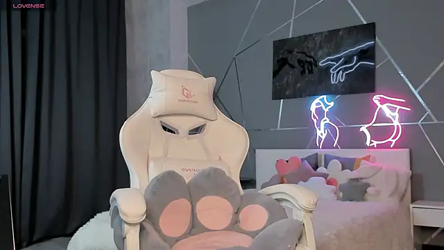 naomi reiss online show from 04-03-26, 01:36