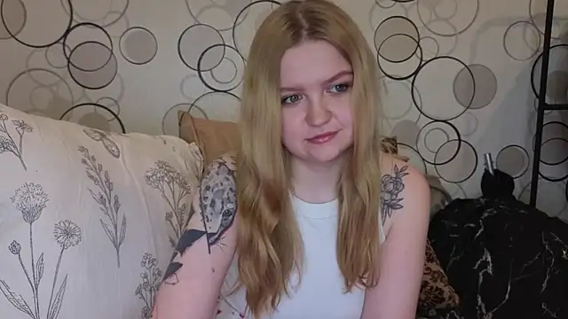 Snapshot of AnitaXVine chatting on 06-01-26, 06:53 AnitaXVine online show from 06-01-26, 06:53