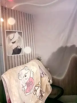 Snapshot of Girl-crazy1 chatting on 02-13-26, 08:49 Girl-crazy1 online show from 02-13-26, 08:49