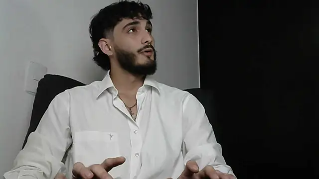 Snapshot of LovexJuxn8 chatting on 02-23-26, 07:11 LovexJuxn8 online show from 02-23-26, 07:11