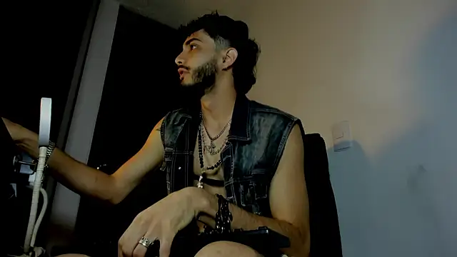 Snapshot of LovexJuxn8 chatting on 02-24-26, 07:12 LovexJuxn8 online show from 02-24-26, 07:12