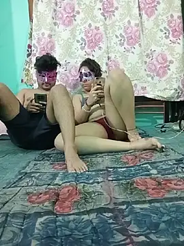 Snapshot of Desiyoungcouple15 chatting on 03-16-26, 01:04 Desiyoungcouple15 online show from 03-16-26, 01:04