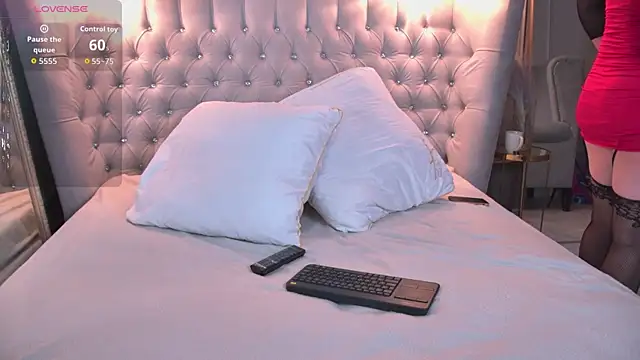 RubyReeves online show from 03-01-26, 06:37