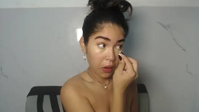Snapshot of melodyphillips_2_ chatting on 06-19-26, 08:07 melodyphillips 2 online show from 06-19-26, 08:07
