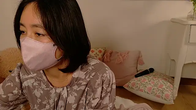 Mochi-Momo online show from 04-17-26, 02:42