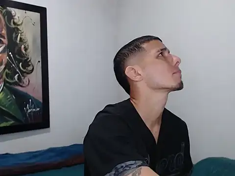 Snapshot of HotSinlge chatting on 02-19-26, 12:34 HotSinlge online show from 02-19-26, 12:34