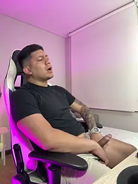  robertobaggioo online show from 02-16-26, 12:34