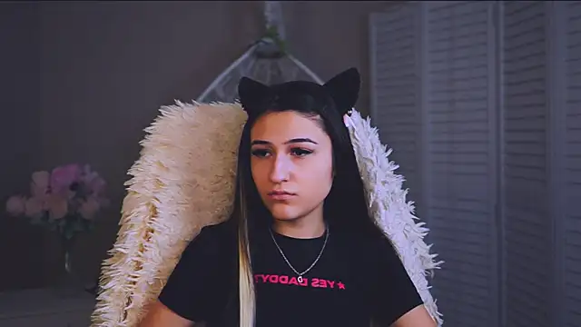 Snapshot of TerezaRobinson chatting on 02-26-26, 12:26 TerezaRobinson online show from 02-26-26, 12:26