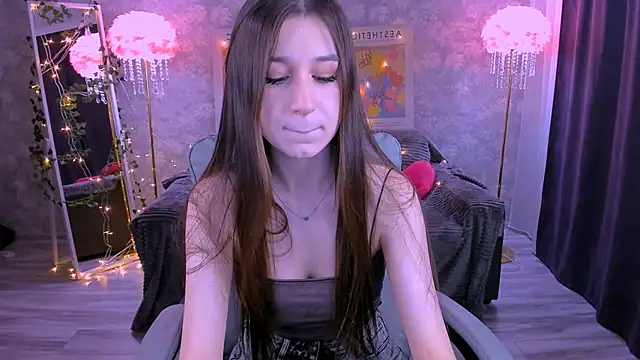 Snapshot of miaharrington chatting on 02-27-26, 06:30 miaharrington online show from 02-27-26, 06:30