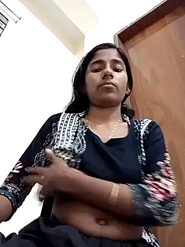 Snapshot of Sexy_Boudi650 chatting on 02-19-26, 05:20 Sexy Boudi650 online show from 02-19-26, 05:20