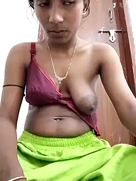 Snapshot of Sexy_Boudi650 chatting on 02-24-26, 05:22 Sexy Boudi650 online show from 02-24-26, 05:22