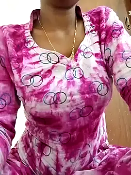 Snapshot of Sexy_Boudi650 chatting on 02-27-26, 05:35 Sexy Boudi650 online show from 02-27-26, 05:35