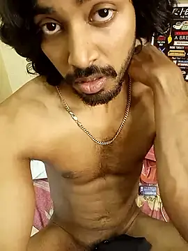 Snapshot of Yk_physique chatting on 02-19-26, 06:26 Yk physique online show from 02-19-26, 06:26