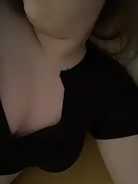 Snapshot of LixuryBaby chatting on 02-15-26, 06:32 LixuryBaby online show from 02-15-26, 06:32