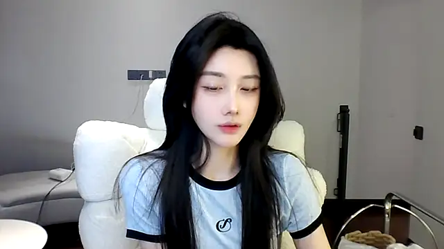 MedeLineayr online show from 04-19-26, 03:00