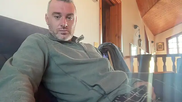 Snapshot of marcovik1 chatting on 02-17-26, 09:39 marcovik1 online show from 02-17-26, 09:39