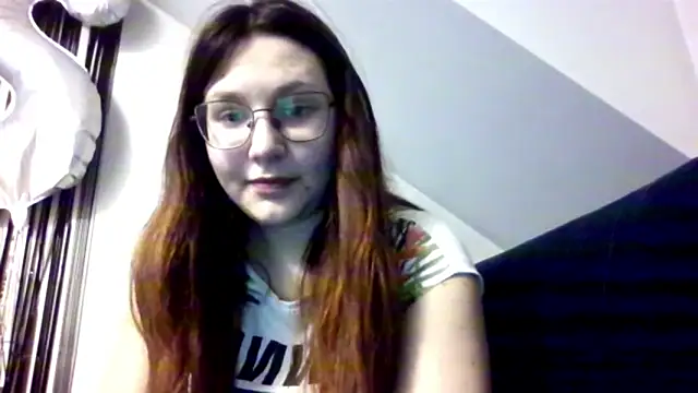 Snapshot of MiaCuteGirl chatting on 02-27-26, 08:20 MiaCuteGirl online show from 02-27-26, 08:20