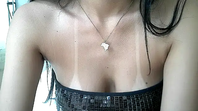 Snapshot of cleopriv00 chatting on 07-27-26, 01:29 cleopriv00 online show from 07-27-26, 01:29