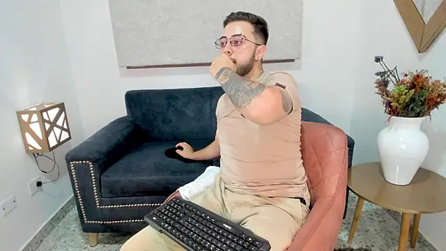 Snapshot of ethan_grace chatting on 02-12-26, 07:42 ethan grace online show from 02-12-26, 07:42