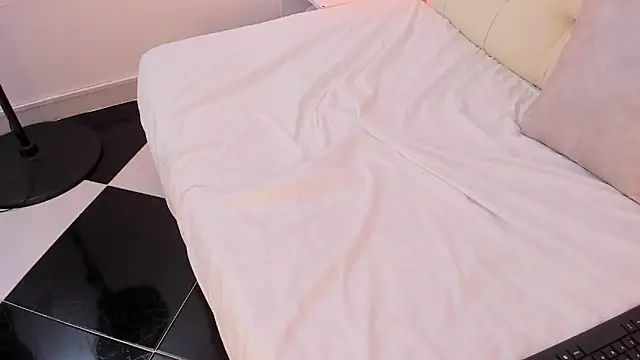 Snapshot of Lia_Latte chatting on 02-27-26, 12:21 Lia Latte online show from 02-27-26, 12:21