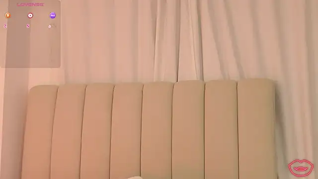 Snapshot of JulietRiverr chatting on 03-25-26, 03:45 JulietRiverr online show from 03-25-26, 03:45