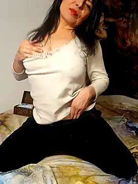 Snapshot of MadamBell chatting on 03-14-26, 03:17 MadamBell online show from 03-14-26, 03:17