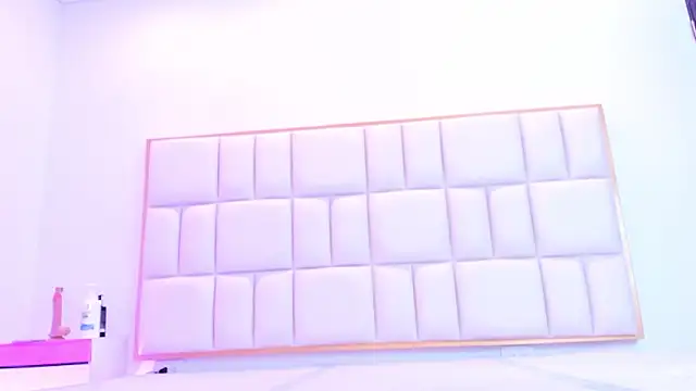 Snapshot of Violetta-foxx chatting on 03-02-26, 07:32 Violetta-foxx online show from 03-02-26, 07:32