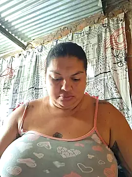 Snapshot of Juli_Powl chatting on 06-23-26, 01:20 Juli Powl online show from 06-23-26, 01:20