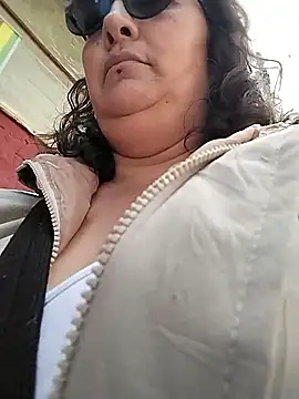 Snapshot of _Saraqueen chatting on 02-25-26, 03:21 Saraqueen online show from 02-25-26, 03:21